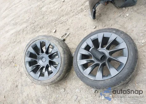 2023 Tesla Model Y Awd/Long Range Dual Motor All-Wheel Drive from USA, damaged, VIN 7SAYGDEE4PF755239